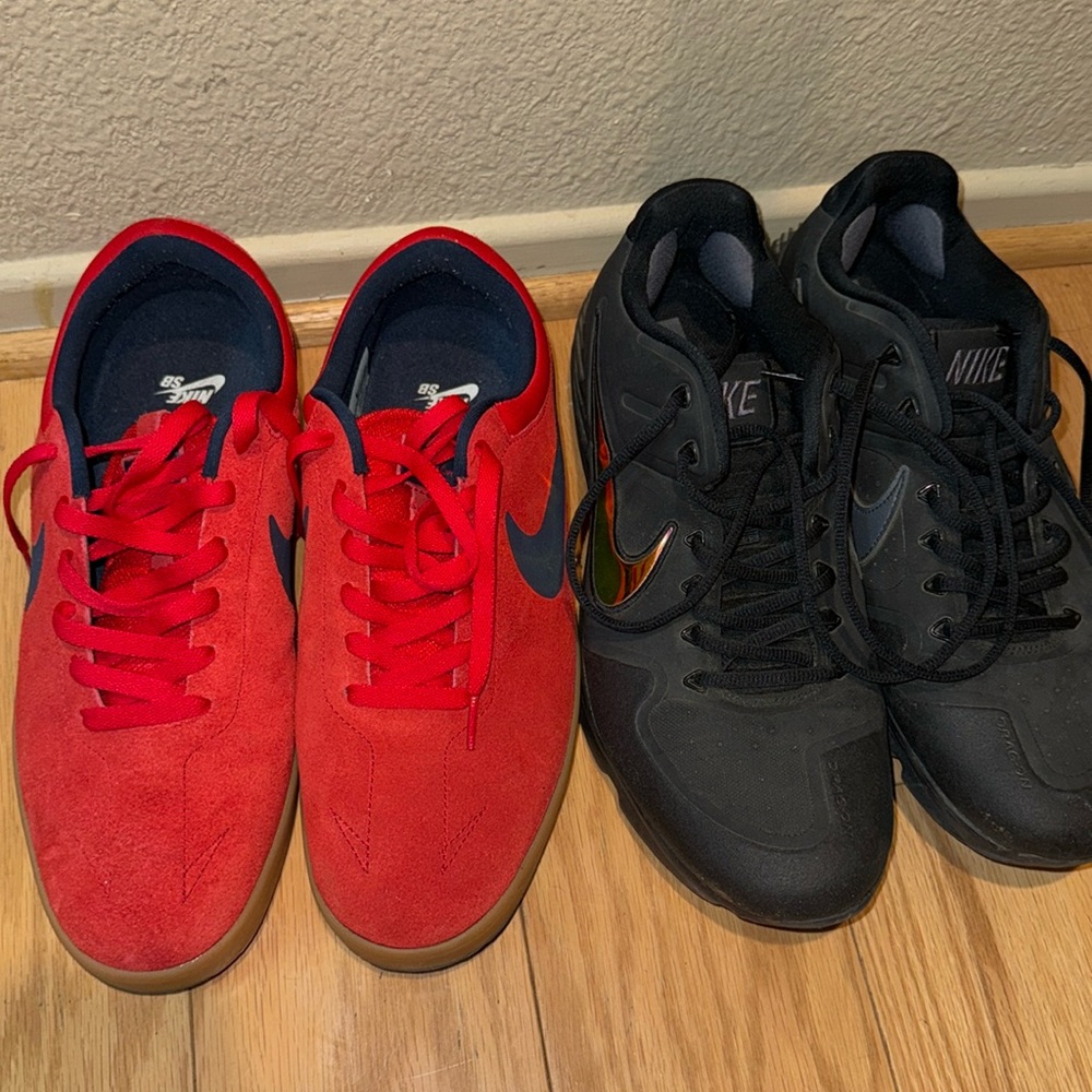 LIKE NEW  2 NIKE SHOSE EUC LIKE NEW